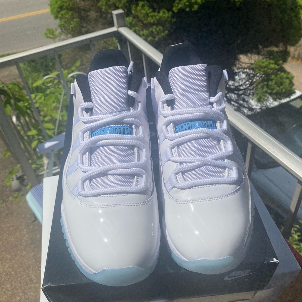 Jordan 11 low legend blue
